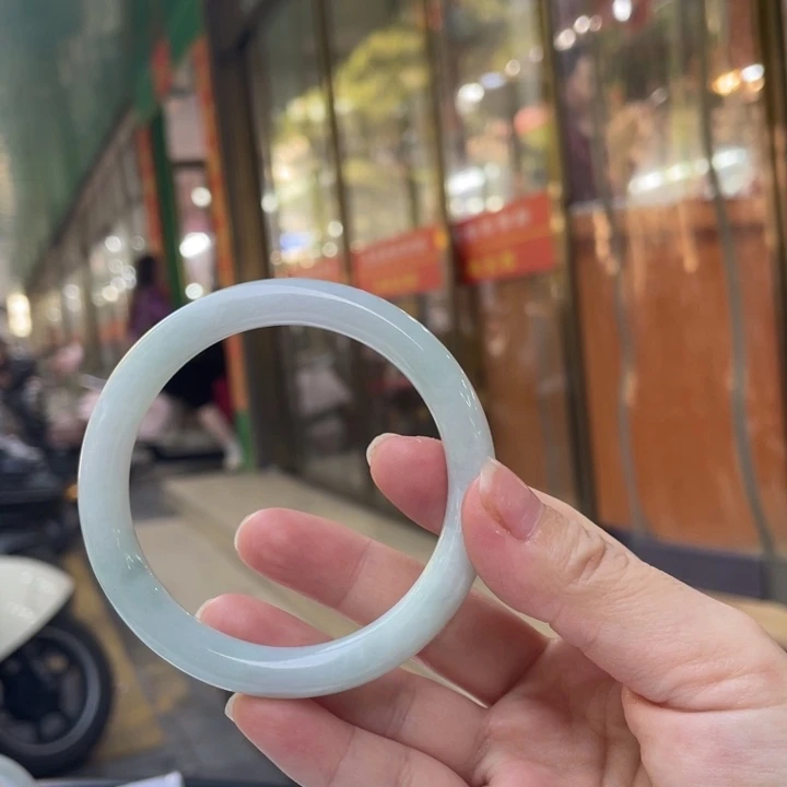 翡翠未镶嵌手镯圆条