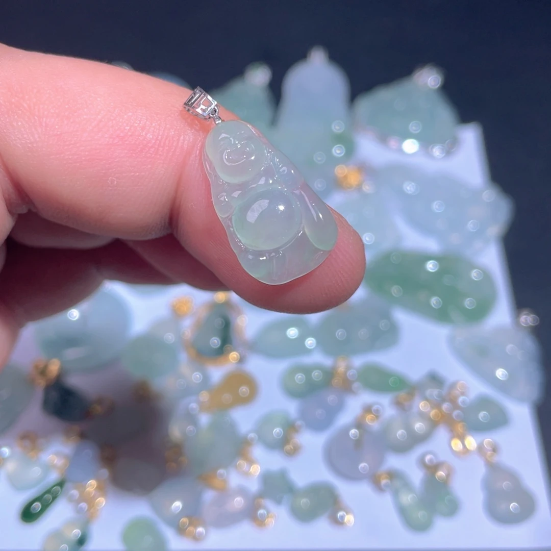 翡翠18K金镶嵌颈饰翡翠