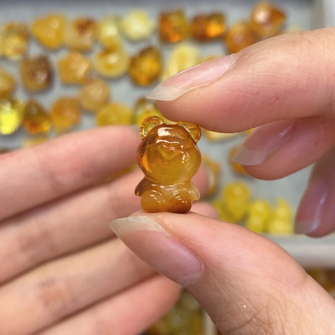 蜜蜡颈饰未镶嵌小熊