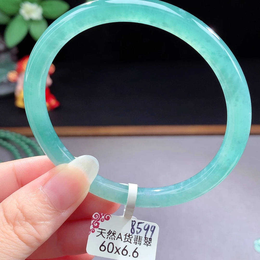 未镶嵌手镯（圆镯）翡翠