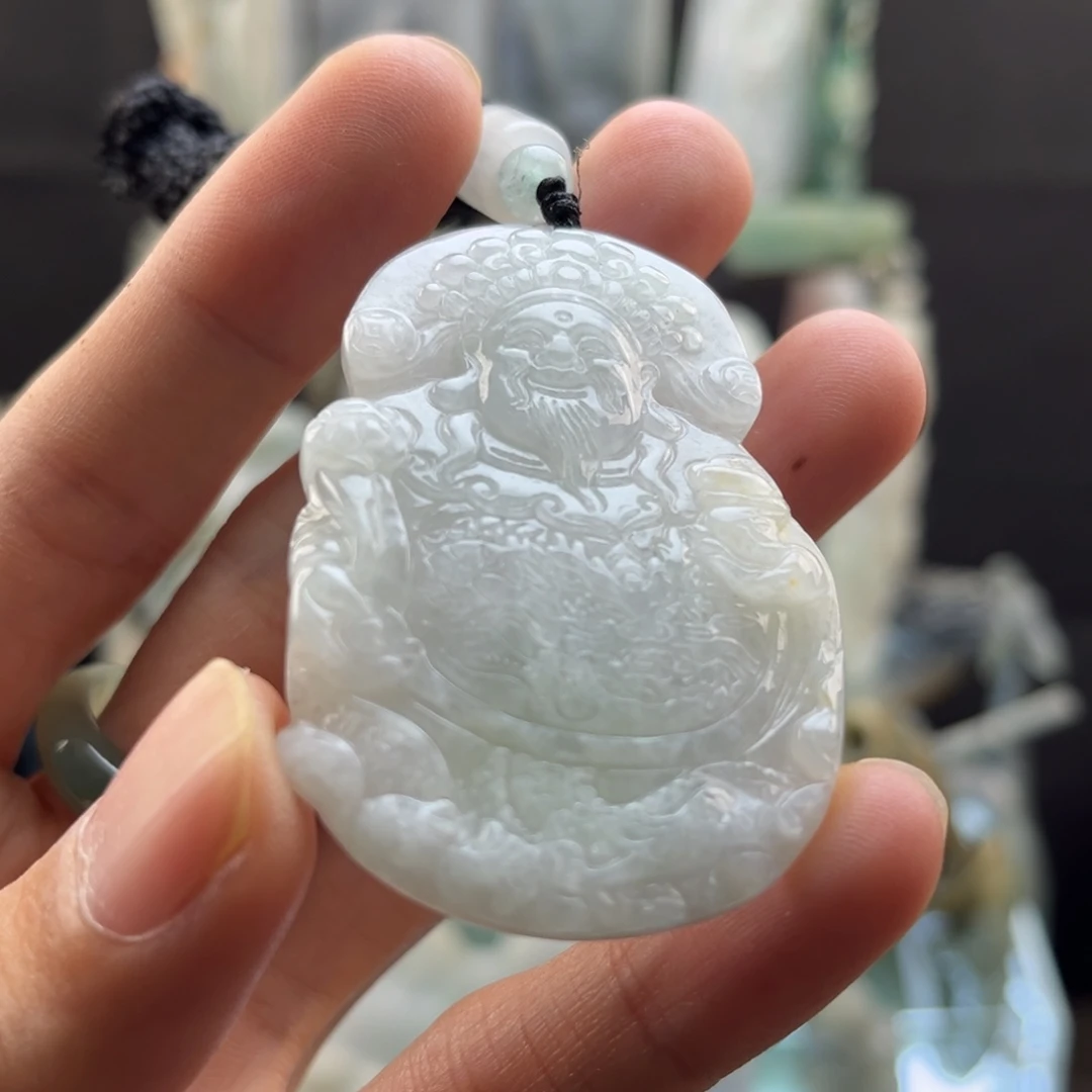 翡翠未镶嵌颈饰财爷爷