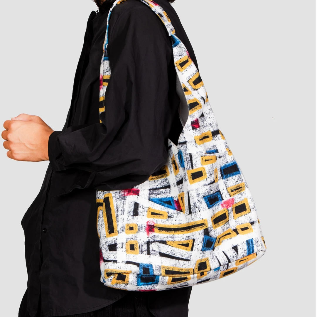 无则艺小众线条时尚百搭轻便夏季印花多口袋黄线条插兜包