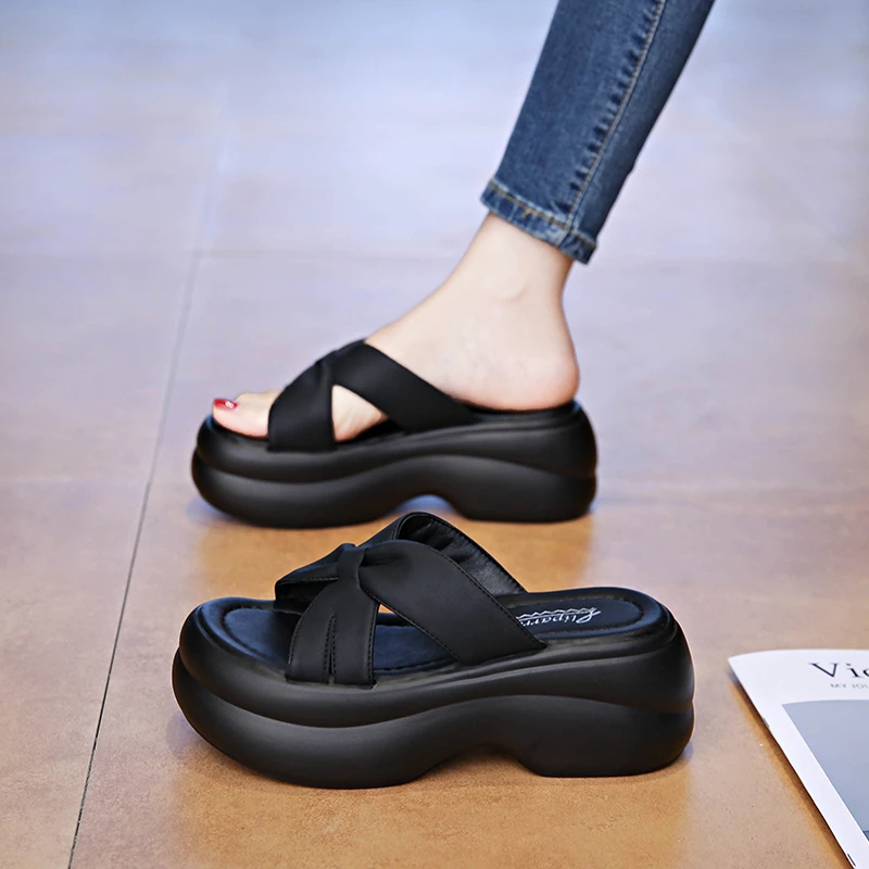 小码凉拖鞋女夏外穿2025新款时尚百搭厚底增高软底轻便小个子高跟