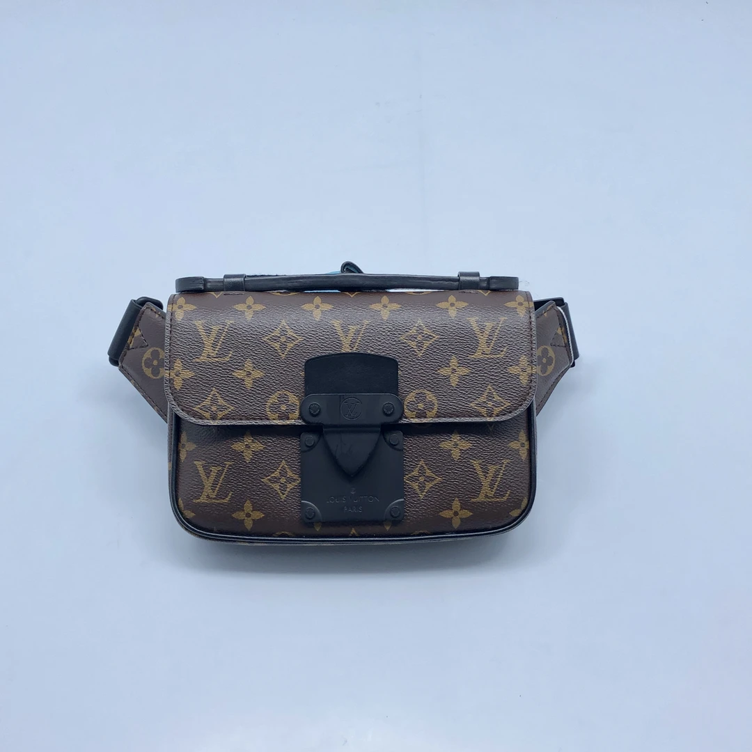 99新 LouisVuitton/路易威登 98新 棕花s lock胸腰包/4162号