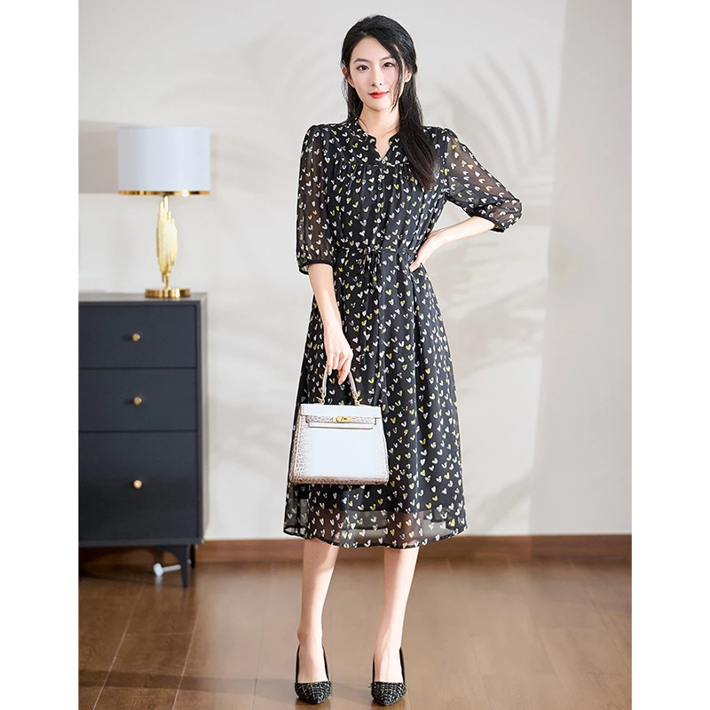 迪欧芙春季2025新款V领上档次蝴蝶轻奢高级减龄女连衣裙#XLQ17865