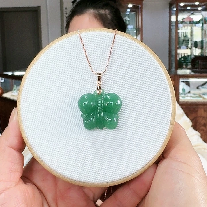 密玉（石英质玉）吊坠合金