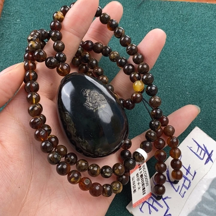 未镶嵌琥珀珠宝奇石