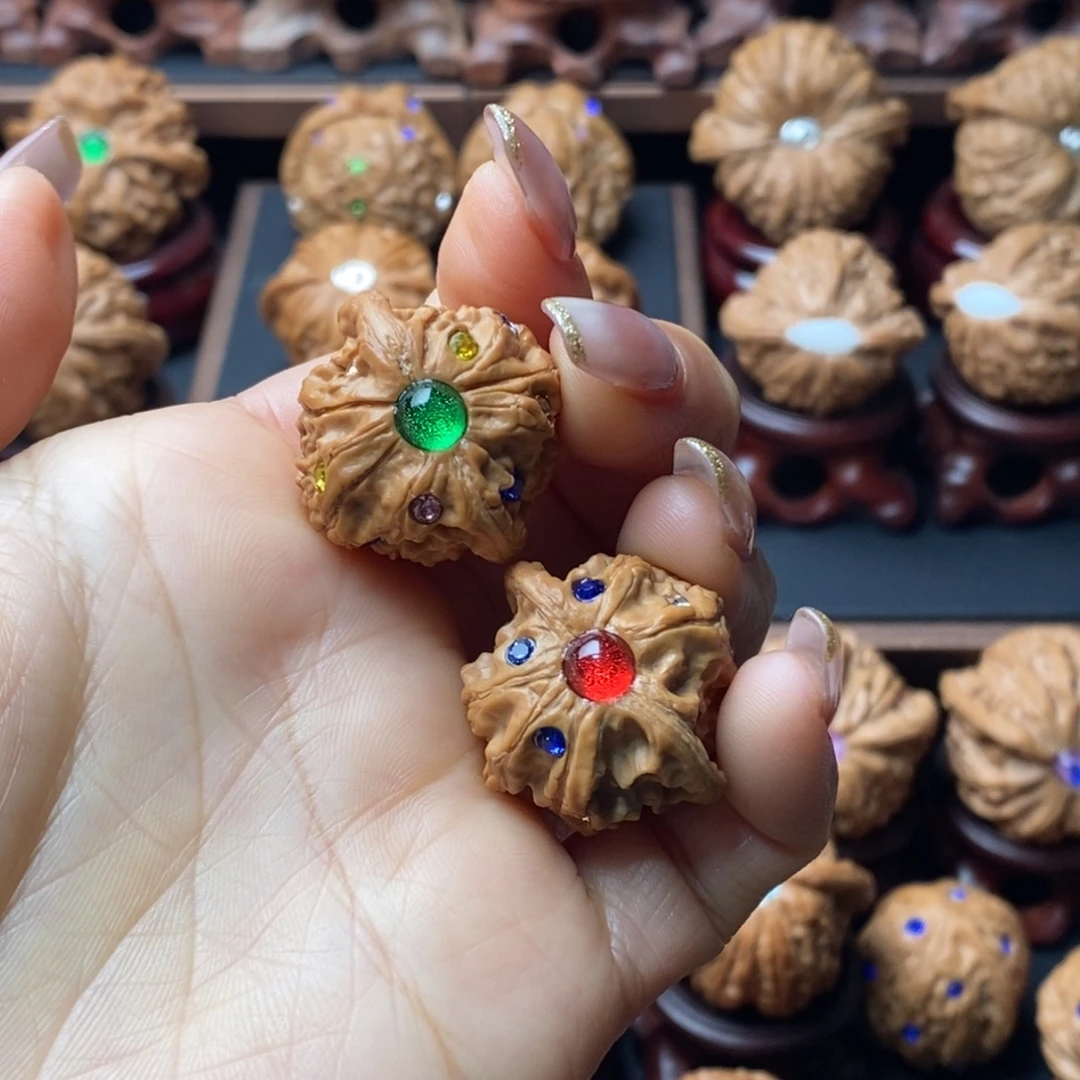 文玩核桃吊坠猫耳朵