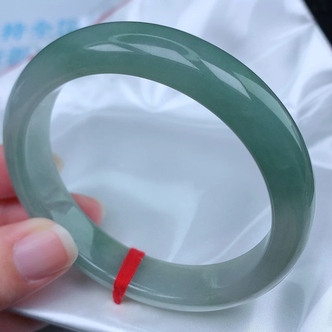 翡翠手镯未镶嵌天然