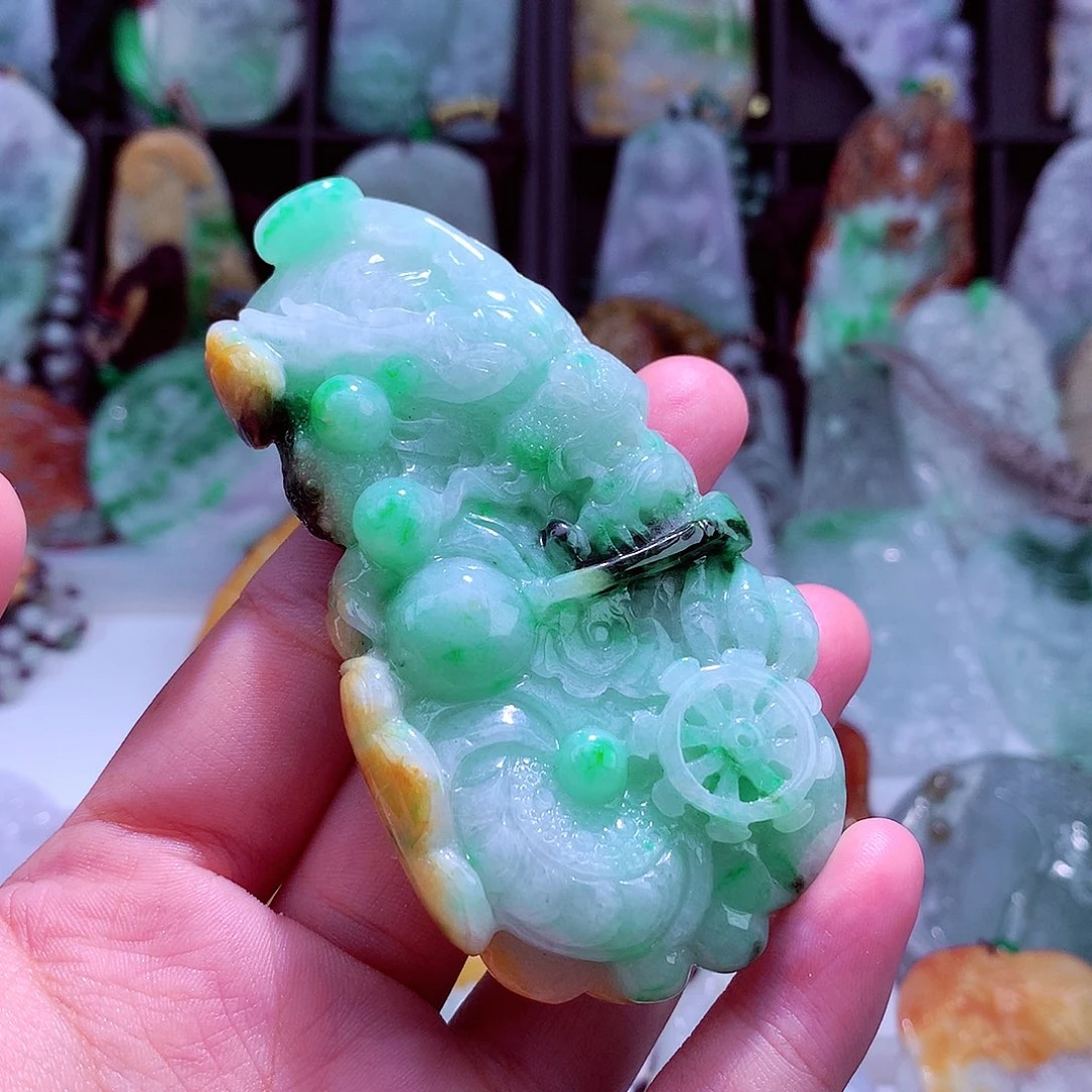 颈饰未镶嵌翡翠天然