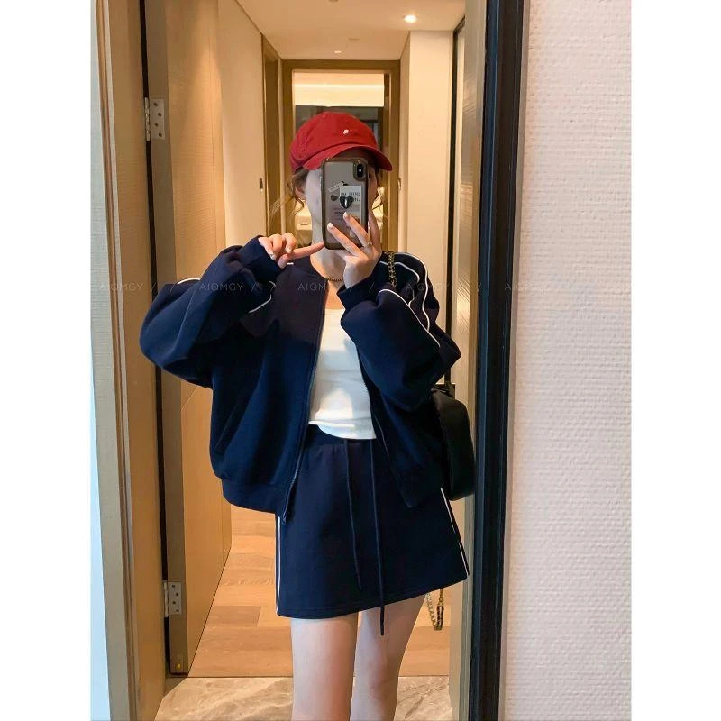 2025年秋装大码棒球服外套+短裙两件套微胖mm遮肉显瘦时尚套装女