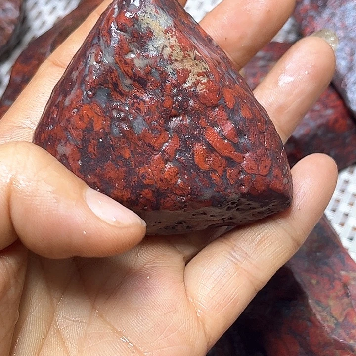 花岗石铁合金红天宝