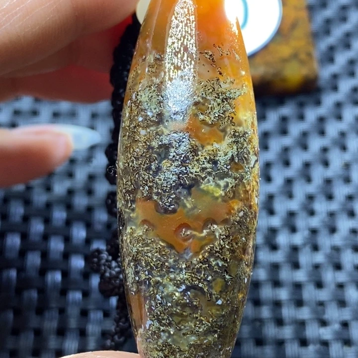 未镶嵌颈饰玛瑙/玉髓幕*