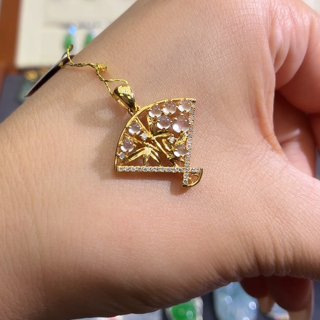 翡翠18K金镶嵌颈饰