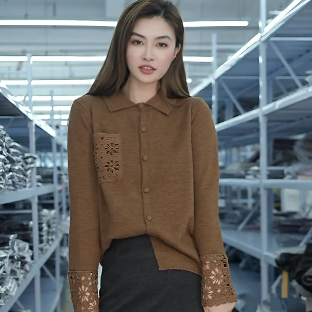 秋冬季时尚翻领别致口袋袖口蕾丝拼接纯色轻奢百搭针织开衫B028#