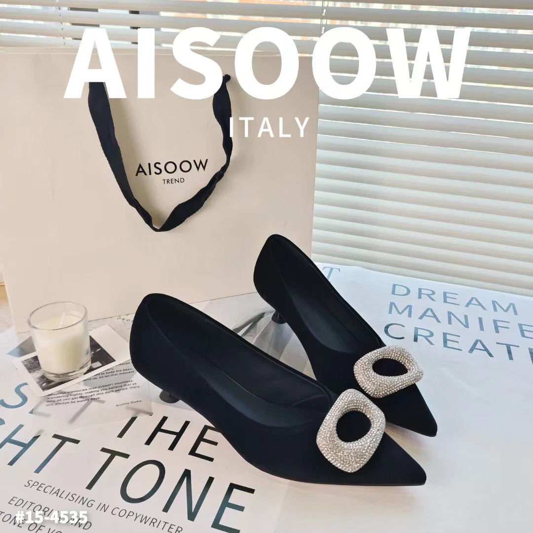 尖头浅口平跟2公分春季水钻单鞋气质时尚跟鞋中跟女鞋方扣