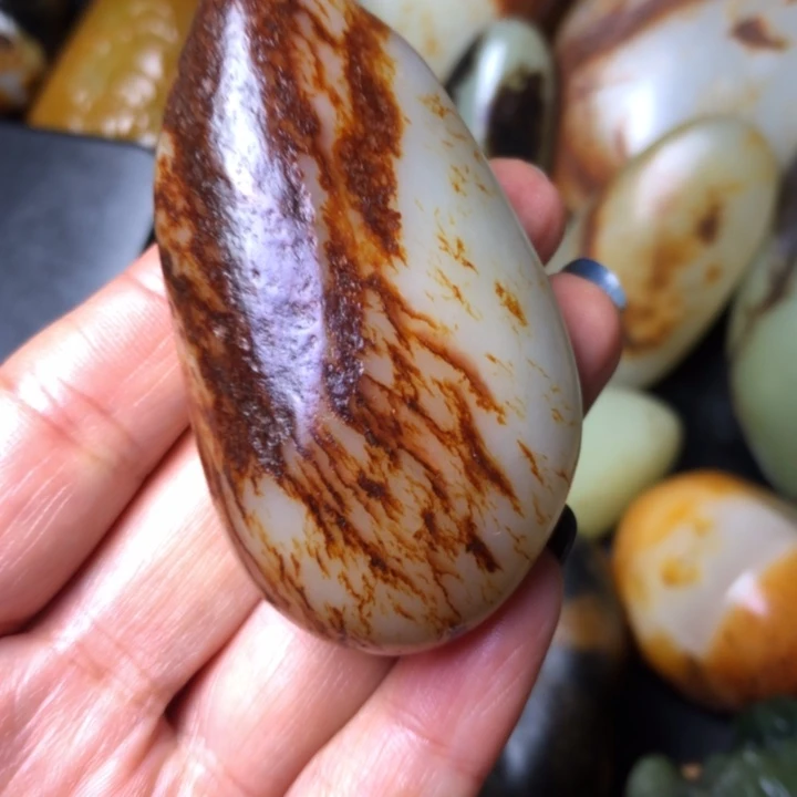 明***哥和田玉未镶嵌珠宝奇石