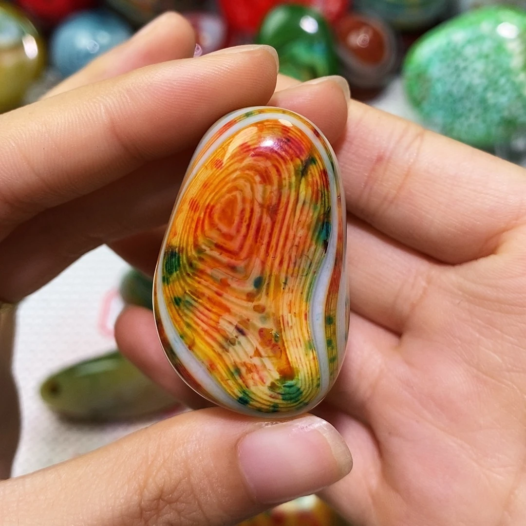 高***恭玛瑙/玉髓未镶嵌珠宝奇石