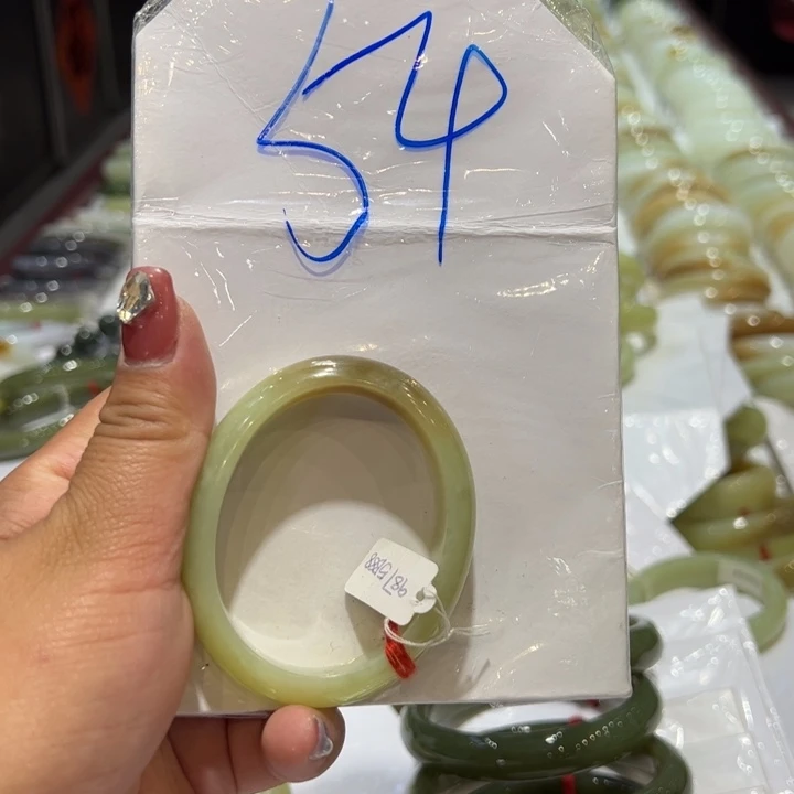 和田玉手镯未镶嵌！