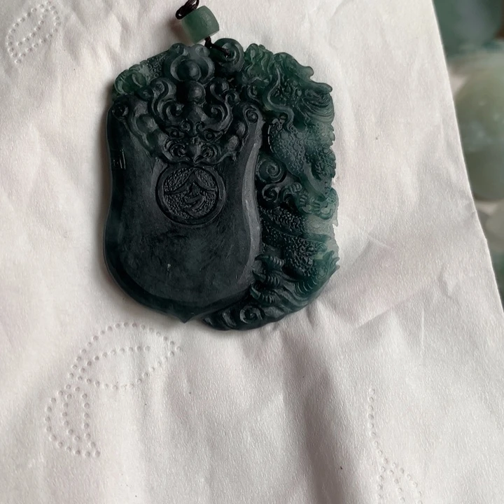 未镶嵌定制翡翠泪****饭龙牌 毛货 无鉴赏期