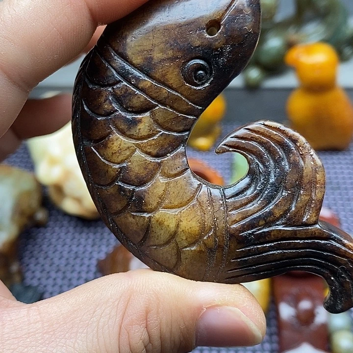 未镶嵌蛇纹石玉颈饰
