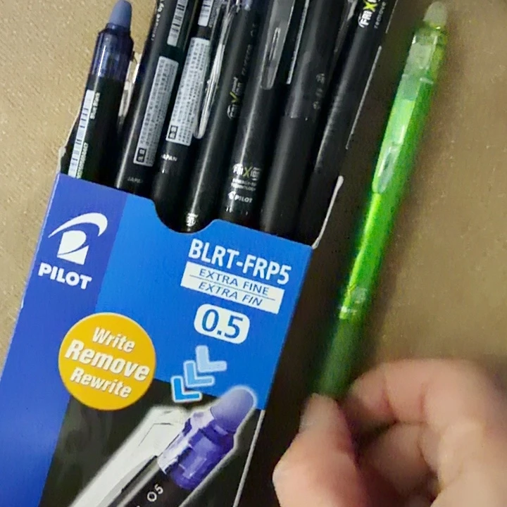 百樂可擦墨藍色12支裝0.5mm