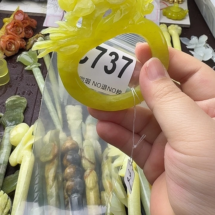 凌***雪蛇纹石玉合金发饰