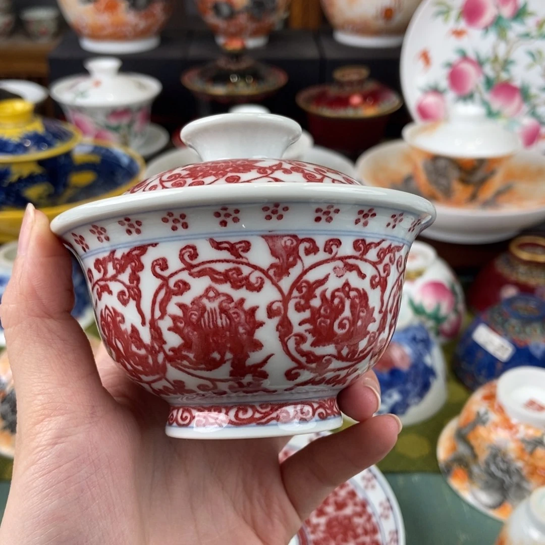 陶瓷的设计师是一个人
