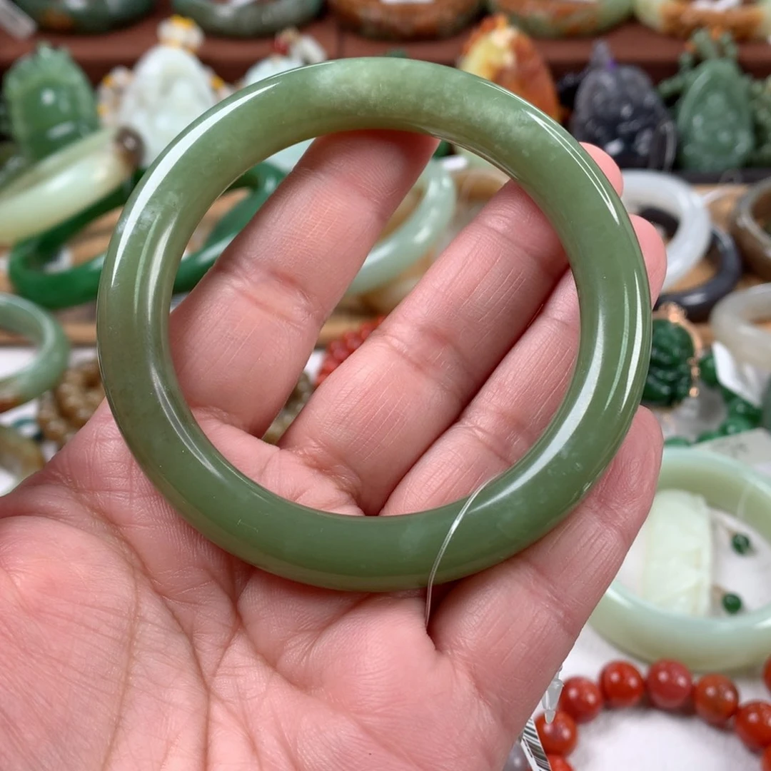 和田玉手镯未镶嵌58_60口径