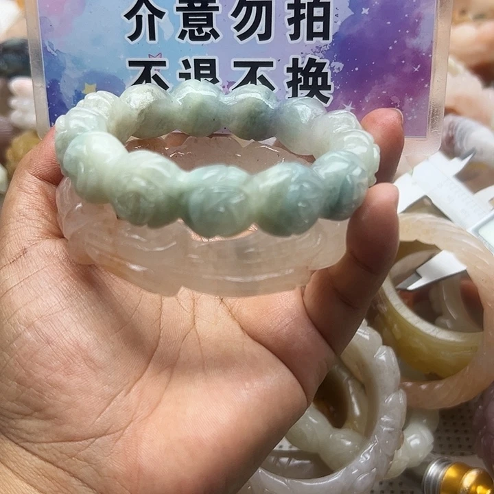 未镶嵌手镯石英岩玉