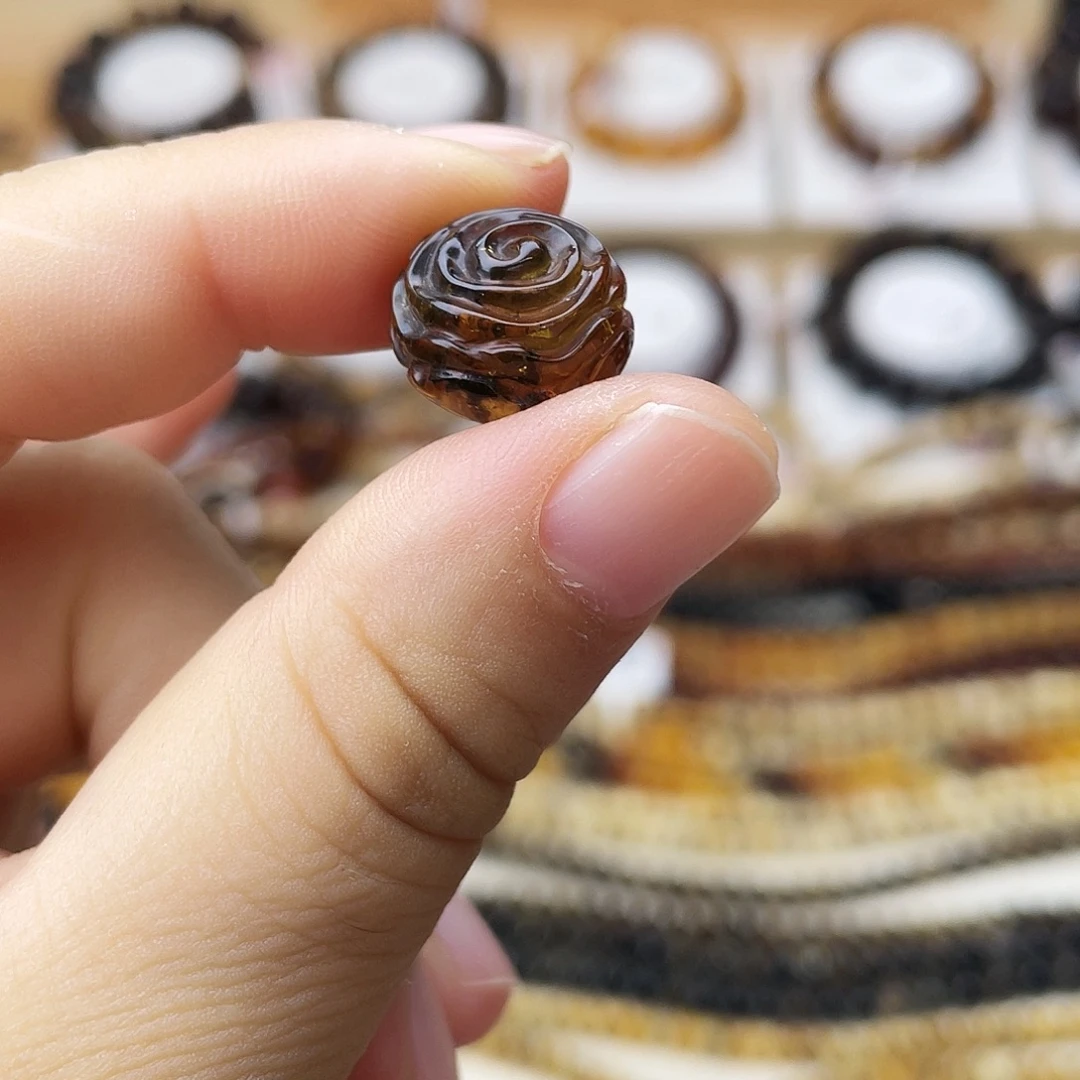 琥珀未镶嵌裸石大