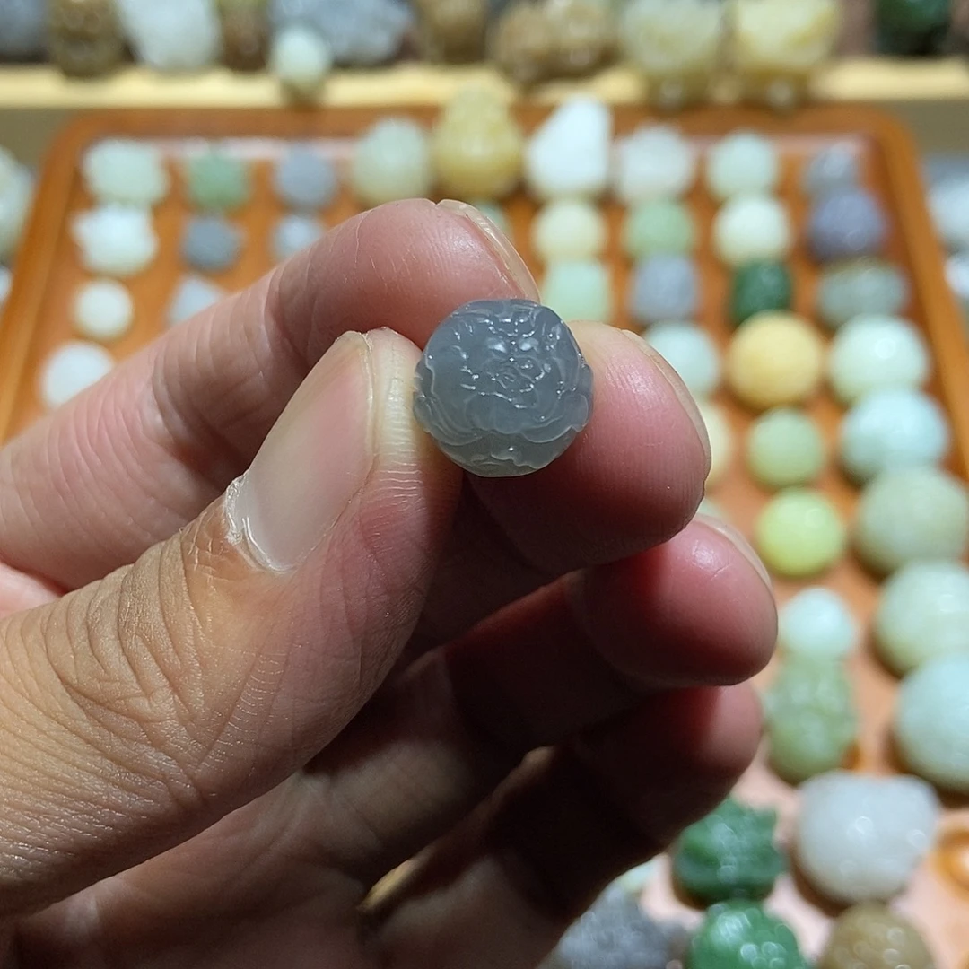 和田玉未镶嵌颈饰定制