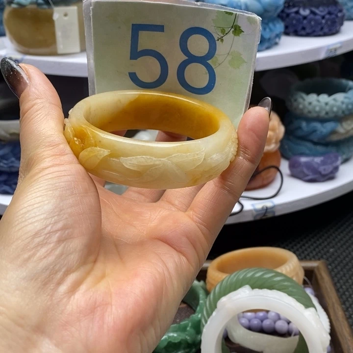 未镶嵌手镯石英岩玉