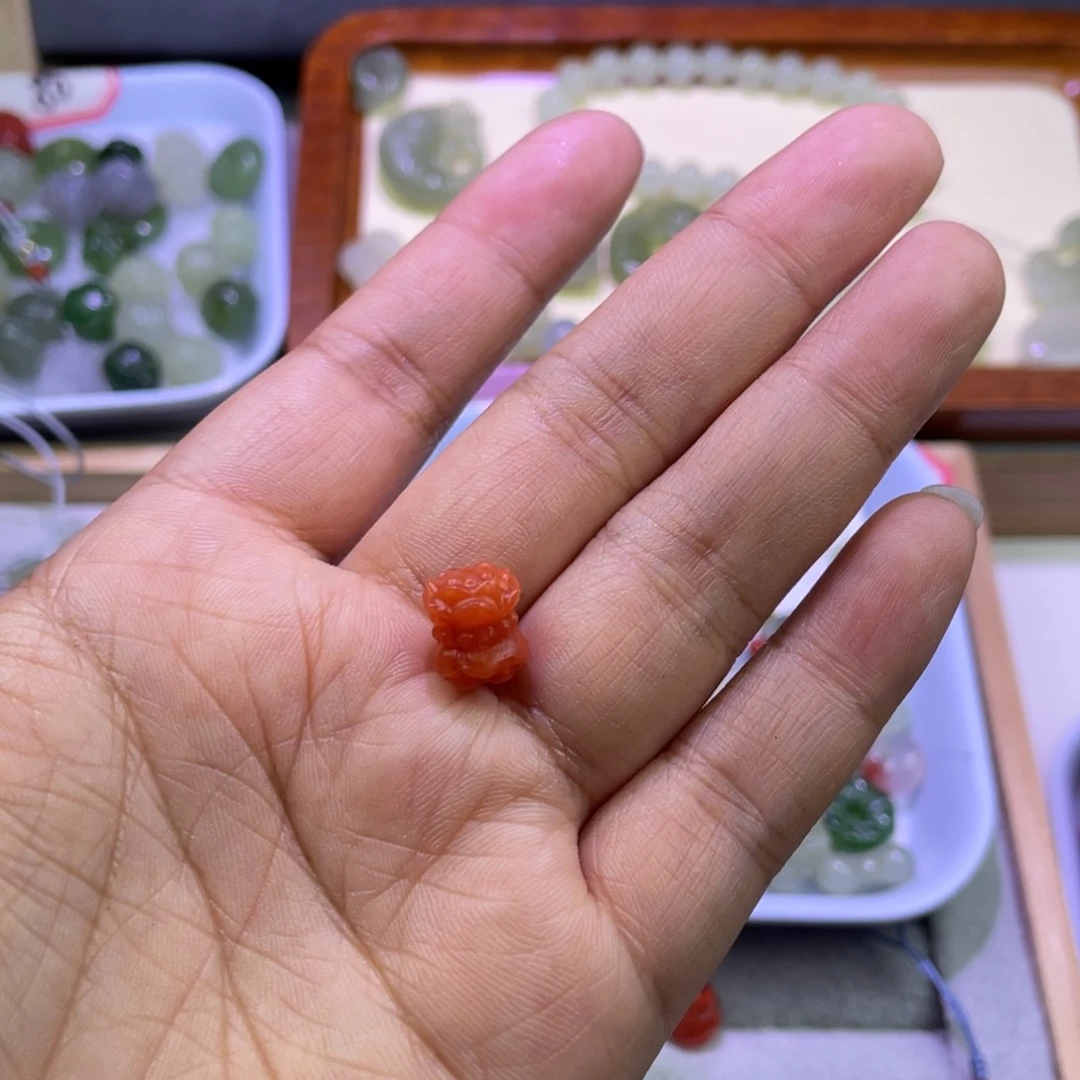 南红玛瑙配饰未镶嵌