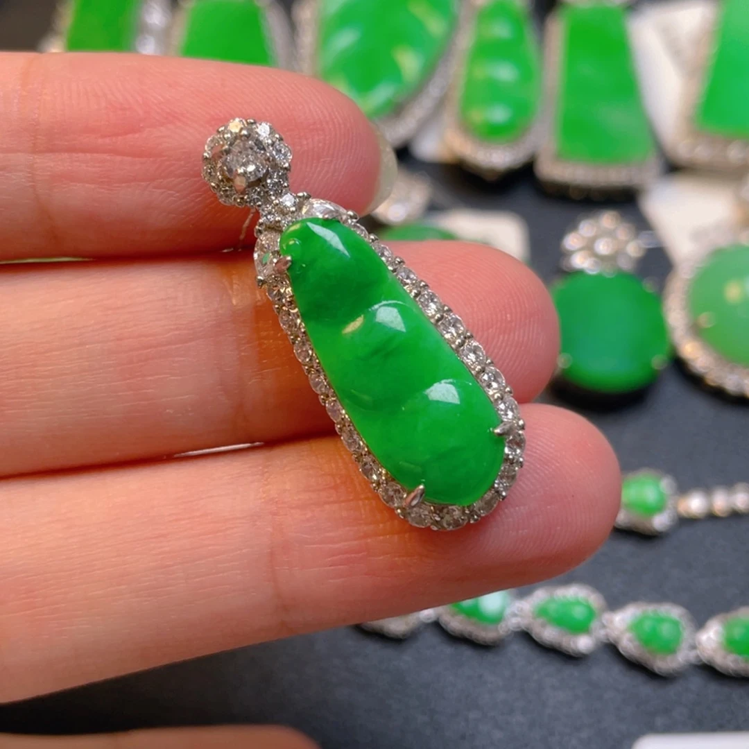 颈饰银S925镶嵌翡翠