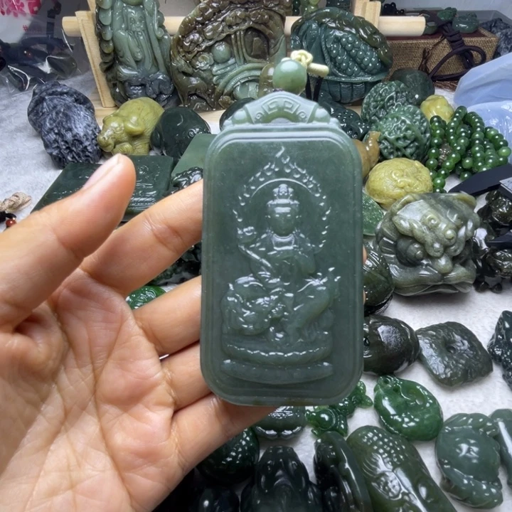 和田玉未镶嵌颈饰