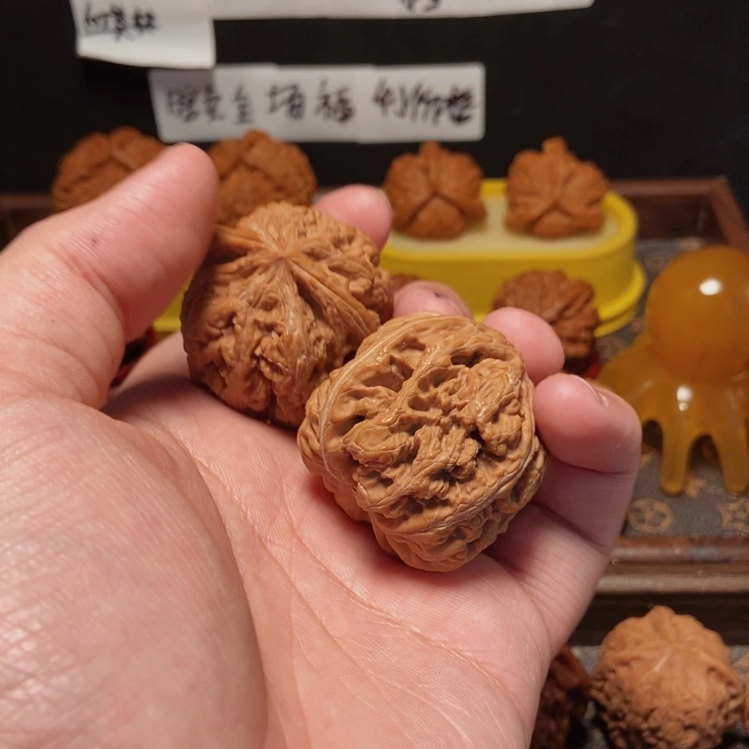 吊坠文玩核桃财****?粗筋