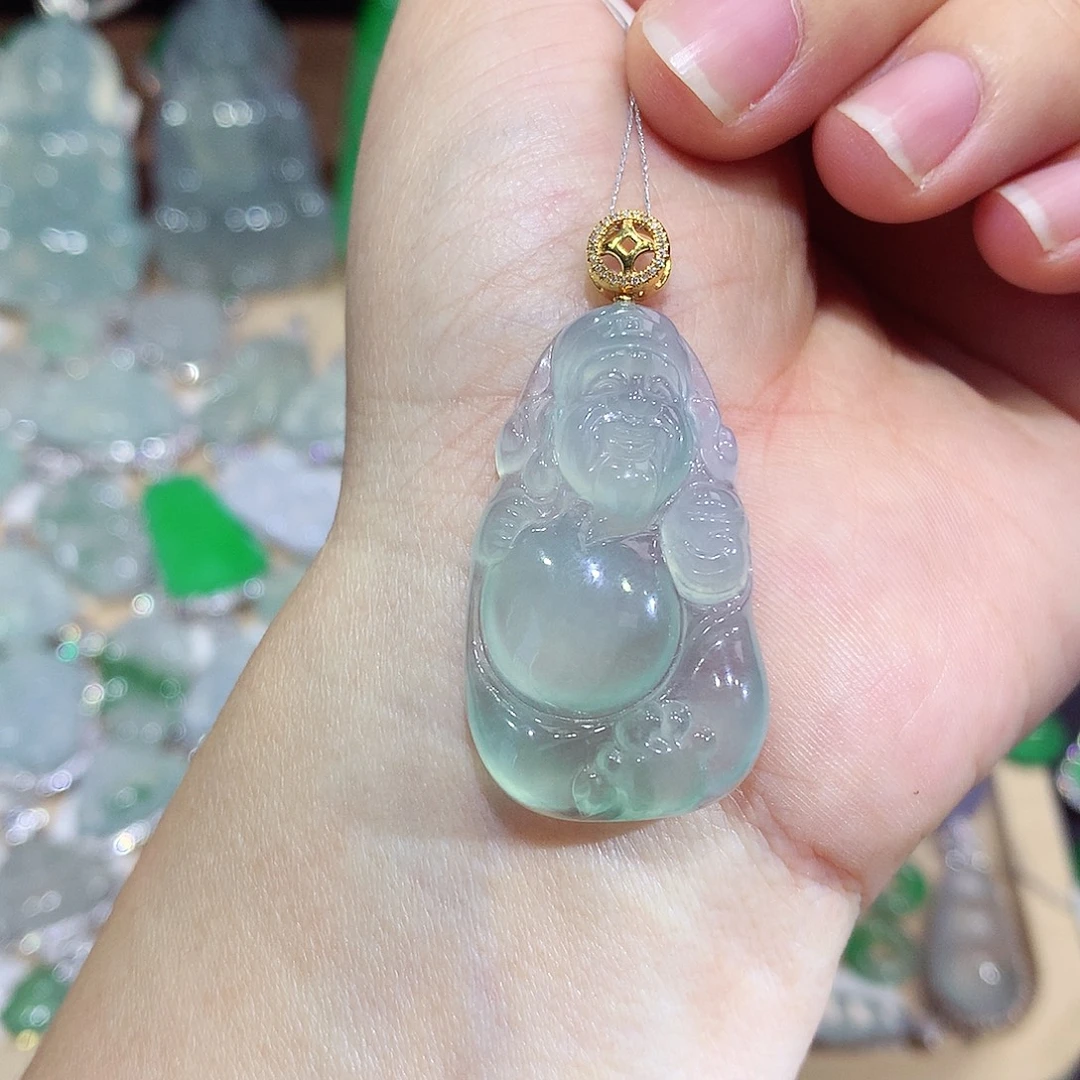 翡翠18K金镶嵌颈饰米爷