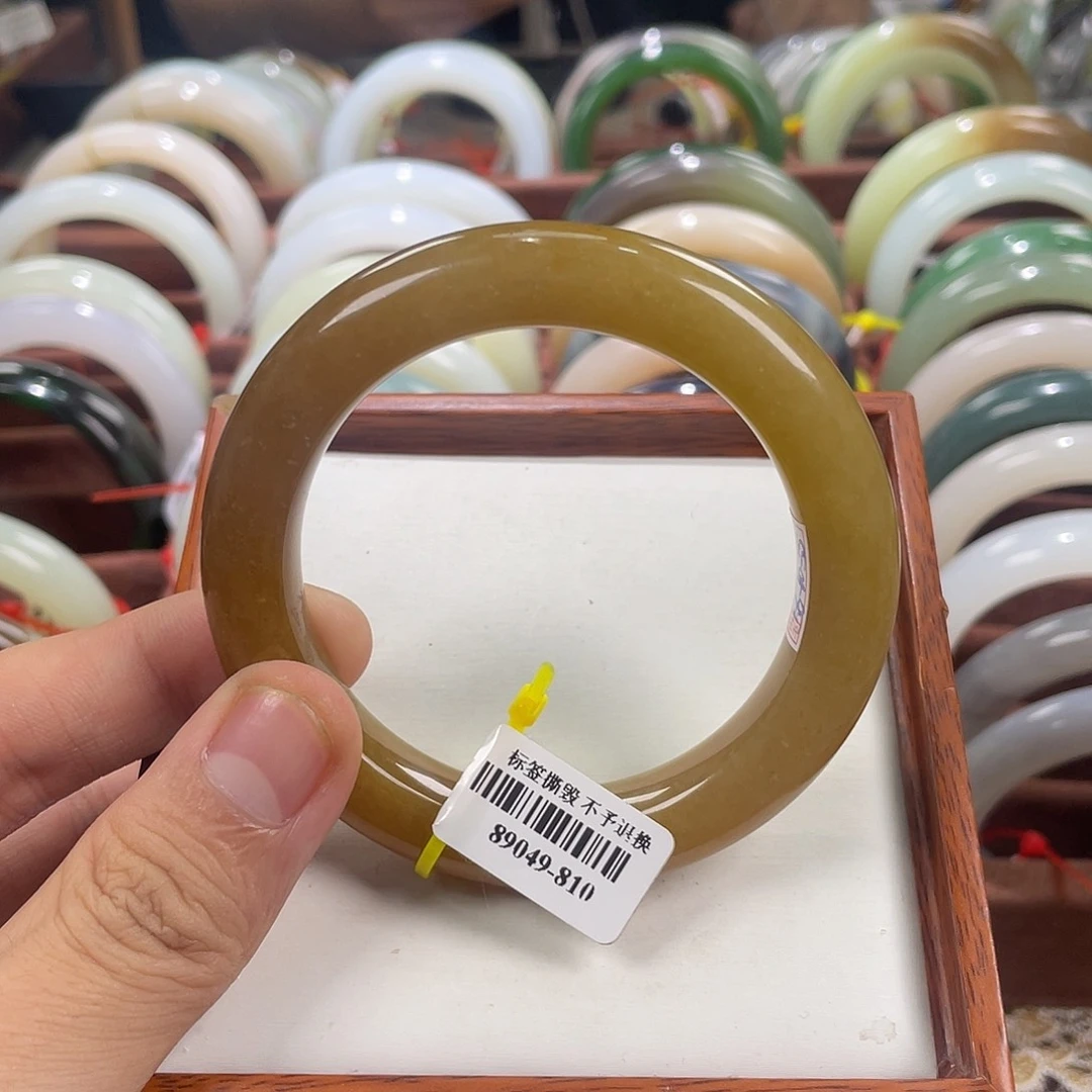 【闪购商品】和田玉手镯未镶嵌57