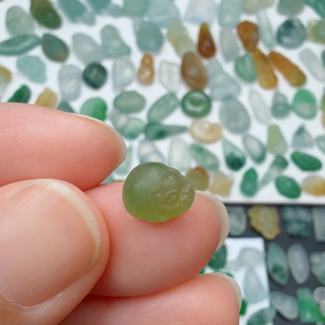 定制翡翠未镶嵌金蟾