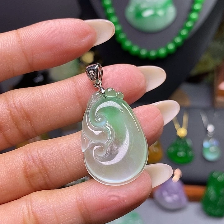吊坠(赠链)未镶嵌翡翠