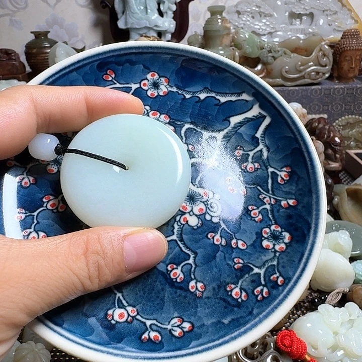 珊***瓷片新号开播瓷盘一件