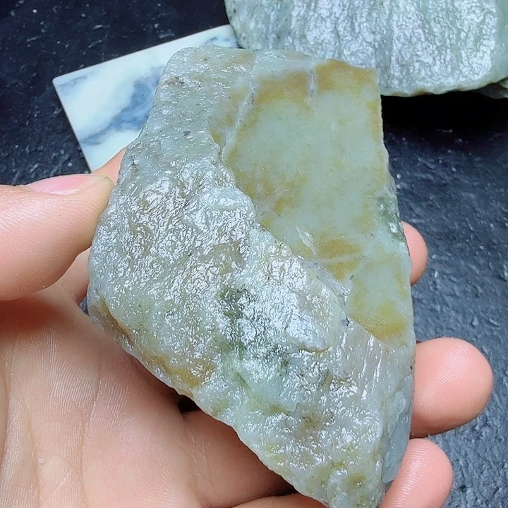 和田玉（糖玉）未镶嵌珠宝奇石