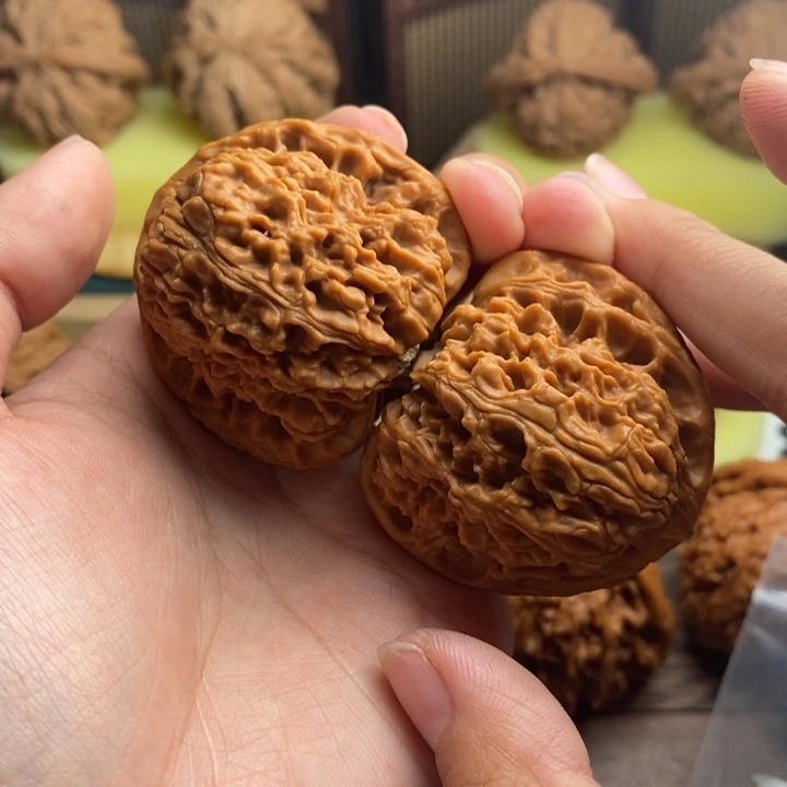 每***！文玩核桃吊坠43南疆石 721