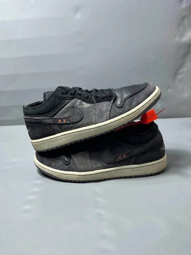 42.5码 9新/air jordan1黑灰/板鞋 公价1839