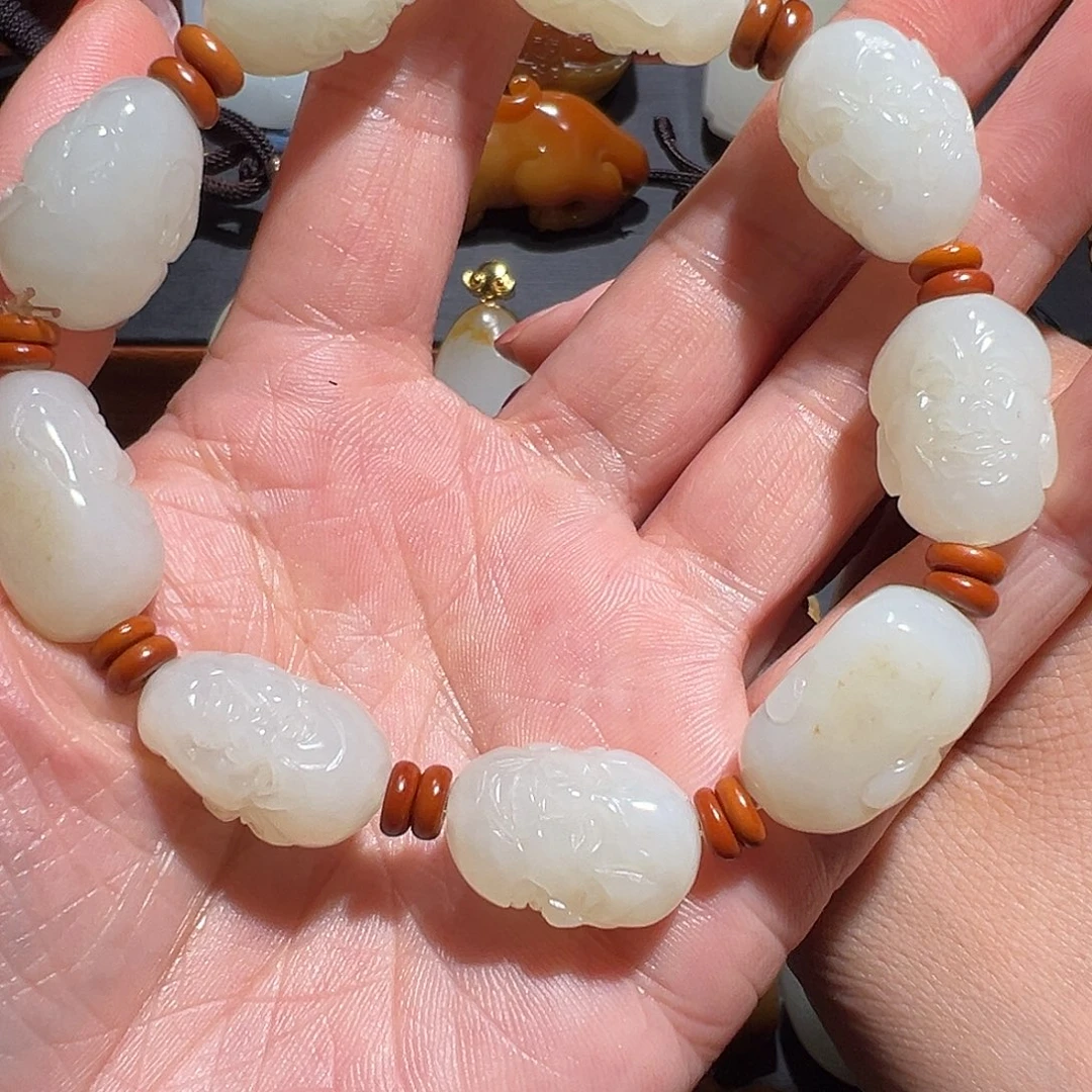 天***管和田玉未镶嵌颈饰