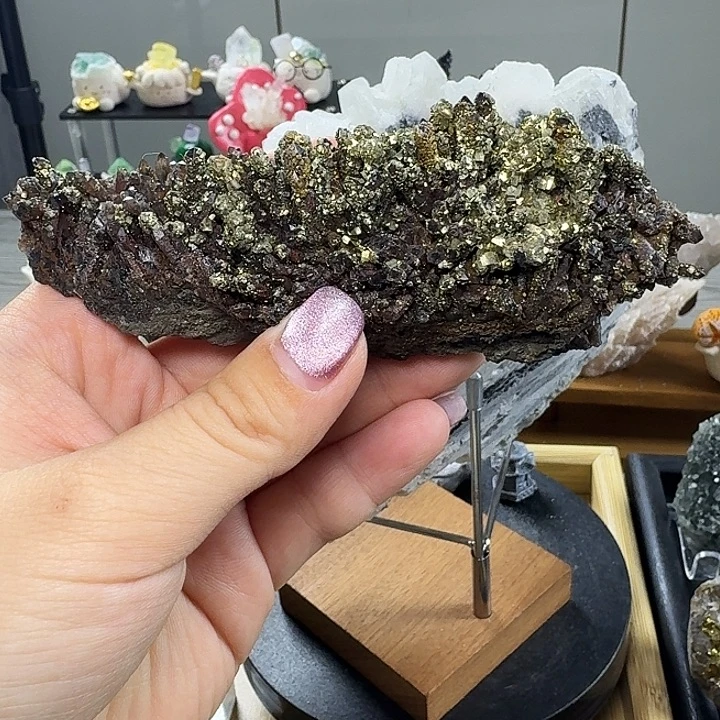 石材66号红水晶黄铁