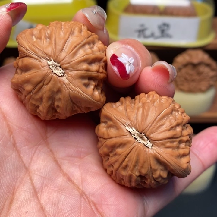 L***n文玩核桃吊坠37铁锤