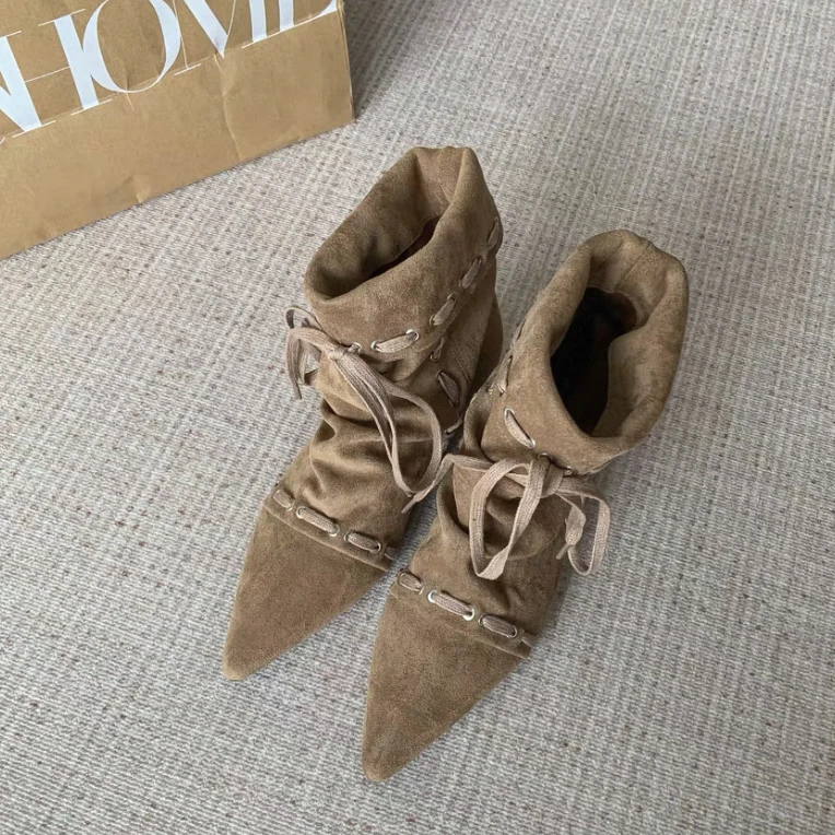 欧货牛仔风带子尖头短靴