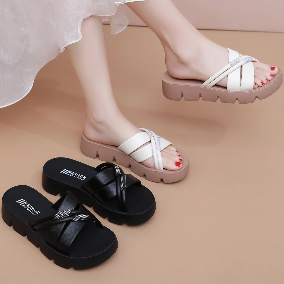 夏季女款精致高级感拖鞋新款女士外穿百搭韩版时尚厚底妈妈凉拖鞋